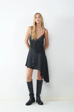 Vestido midi satinado encaje