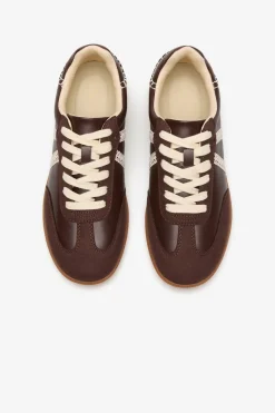 Zapatilla plana detalle crochet