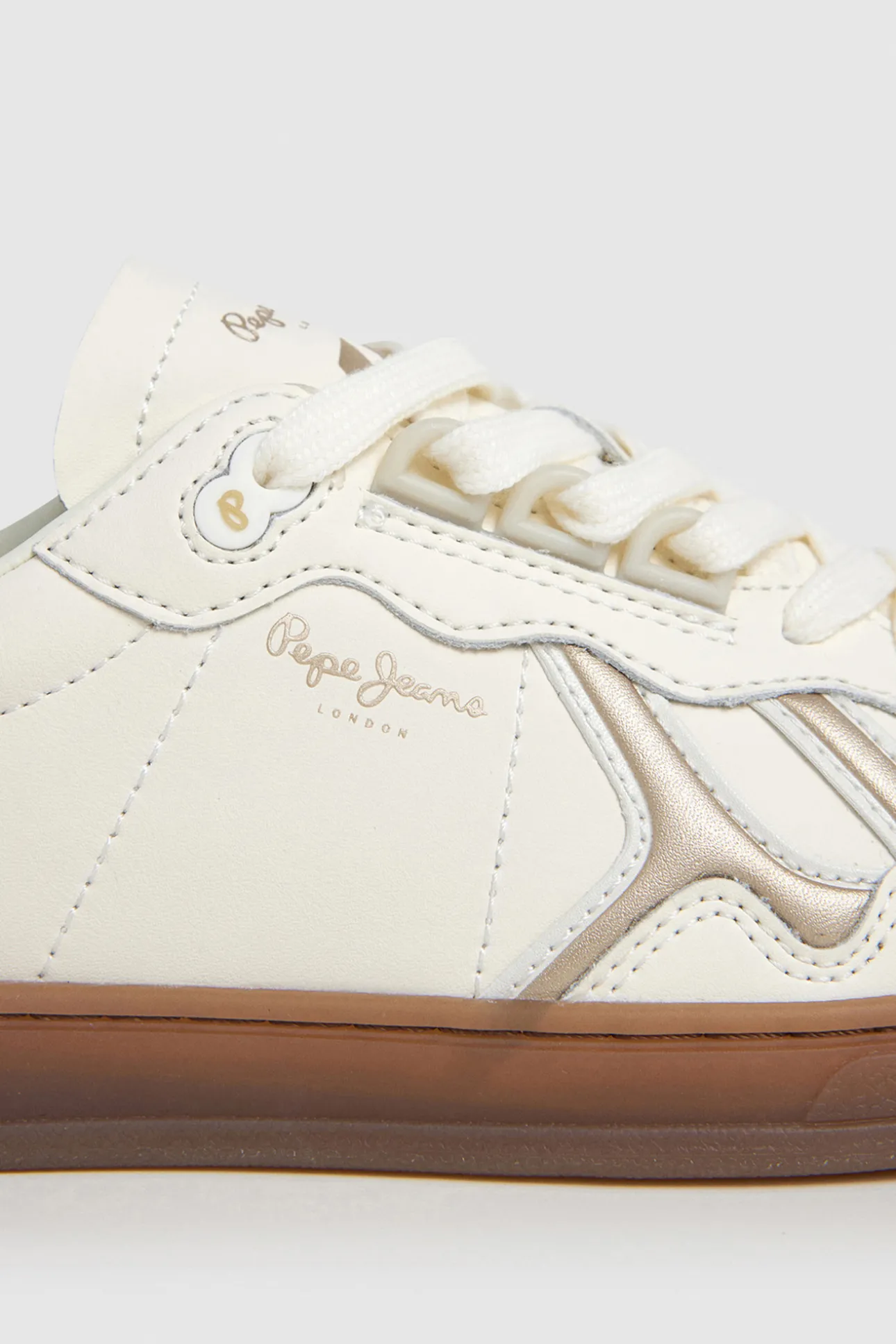 Zapatillas Piel Con Detalles En Ante