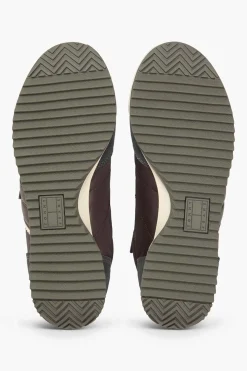 Zapatillas retro Tommy Jeans en marr&oacute;n y rosa